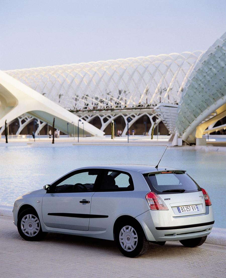  Fiat Stilo 2002 года  (фото 165 из 177)